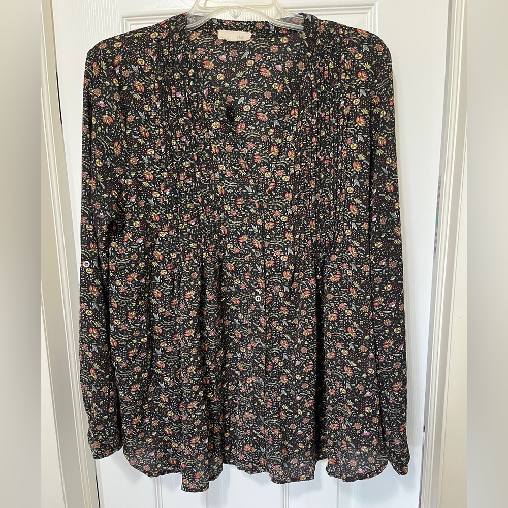 Kaii Floral Women’s Button Down Shirt